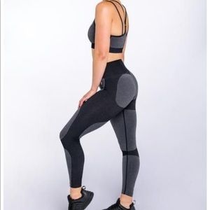 DoYouEven Seamless Black Leggings